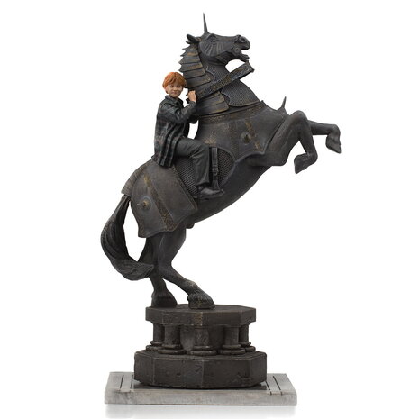 Iron Studios Harry Potter Deluxe Art Scale Statue 1/10 Ron Weasley at the Wizard Chess 35 cm Iron Studios Harry Potter Deluxe Art Scale Statue 1/10 Ron Weasley at the Wizard Chess 35 cm