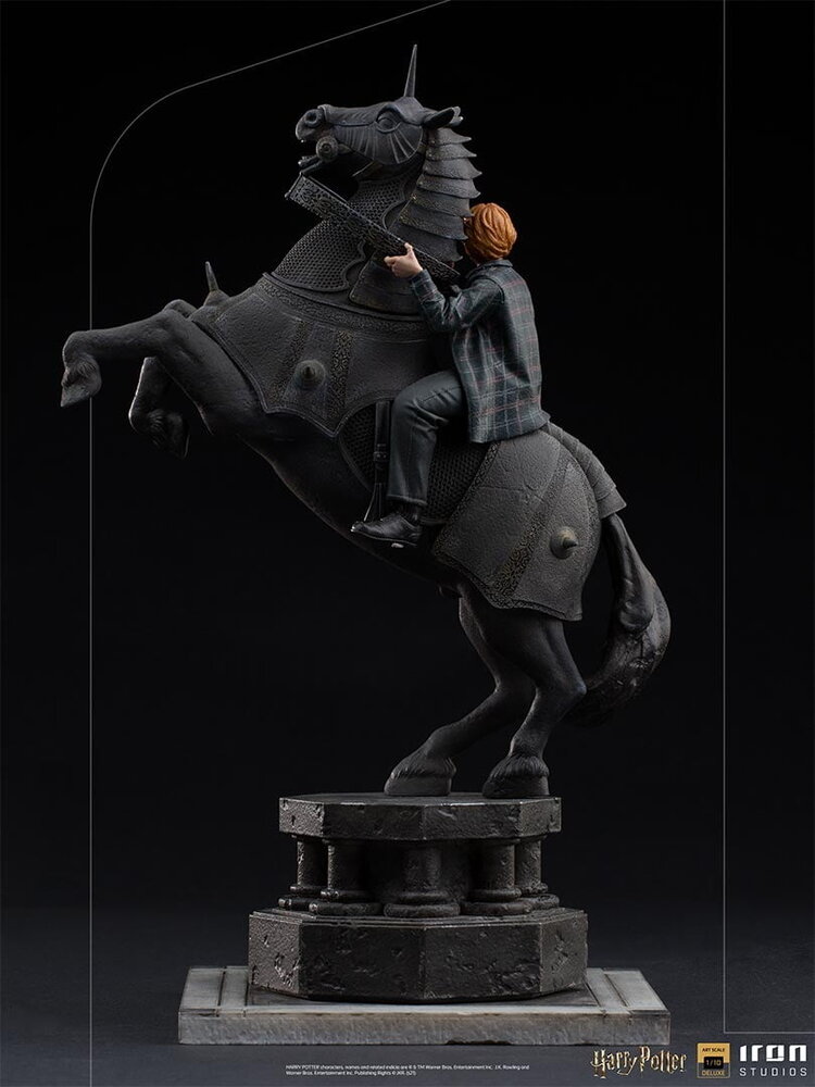 Iron Studios Harry Potter Deluxe Art Scale Statue 1/10 Ron Weasley at the Wizard Chess 35 cm Iron Studios Harry Potter Deluxe Art Scale Statue 1/10 Ron Weasley at the Wizard Chess 35 cm