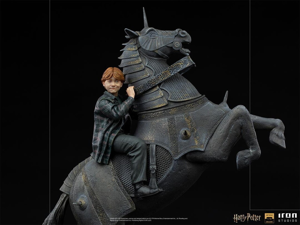 Iron Studios Harry Potter Deluxe Art Scale Statue 1/10 Ron Weasley at the Wizard Chess 35 cm Iron Studios Harry Potter Deluxe Art Scale Statue 1/10 Ron Weasley at the Wizard Chess 35 cm