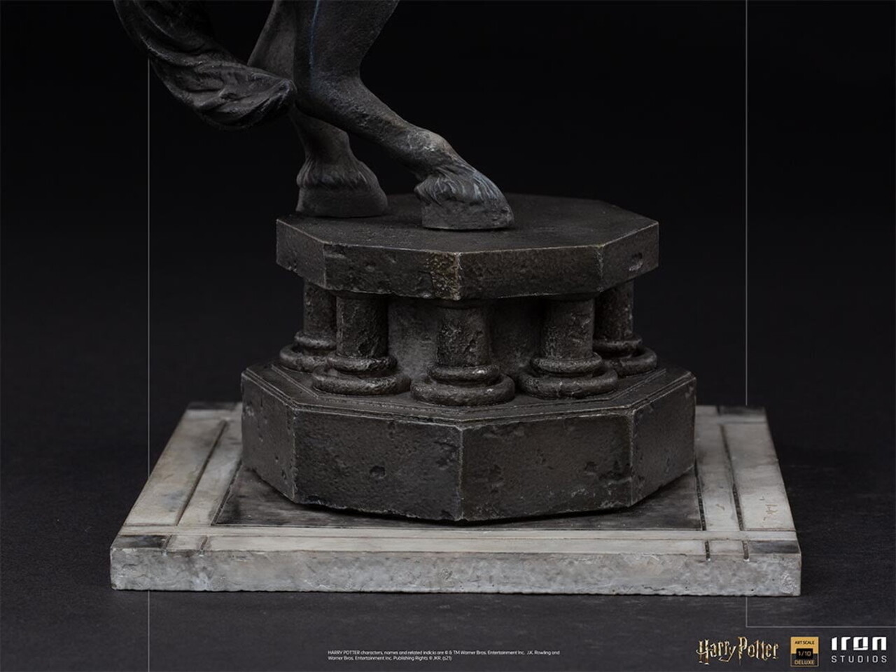 Iron Studios Harry Potter Deluxe Art Scale Statue 1/10 Ron Weasley at the Wizard Chess 35 cm Iron Studios Harry Potter Deluxe Art Scale Statue 1/10 Ron Weasley at the Wizard Chess 35 cm