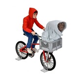 Neca E.T. the Extra-Terrestrial Action Figure Elliott & E.T. on Bicycle 13 cm Neca E.T. the Extra-Terrestrial Action Figure Elliott & E.T. on Bicycle 13 cm
