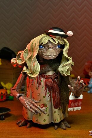 Neca E.T. The Extraterrestrial 12 cm Figure Brown