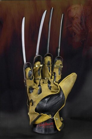 Neca Nightmare On Elm Street Replica 1/1 Freddy's Glove Neca Nightmare On Elm Street Replica 1/1 Freddy's Glove