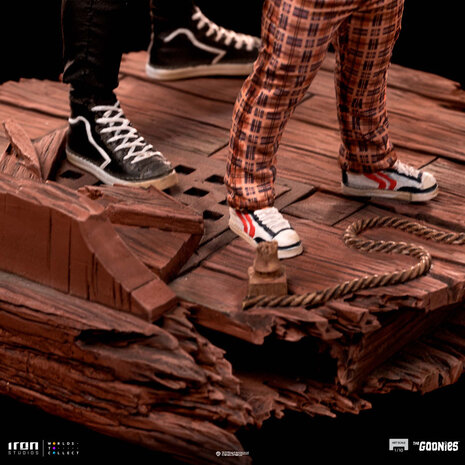 Iron Studios The Goonies Art Scale Statue 1/10 Sloth and Chunk 23 cm Iron Studios The Goonies Art Scale Statue 1/10 Sloth and Chunk 23 cm