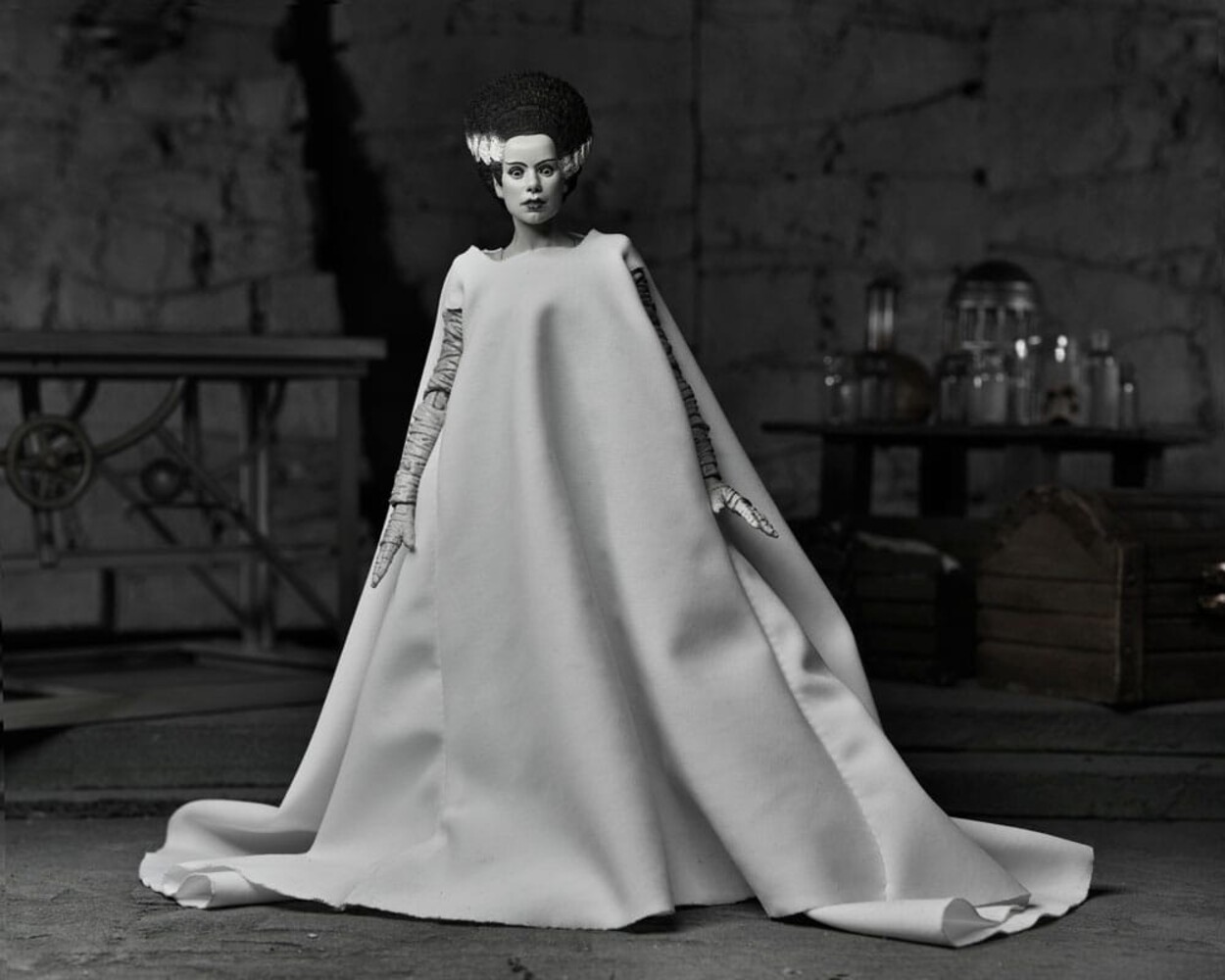 Neca Universal Monsters Action Figure Ultimate Bride of Frankenstein (Black & White) 18 cm Neca Universal Monsters Action Figure Ultimate Bride of Frankenstein (Black & White) 18 cm