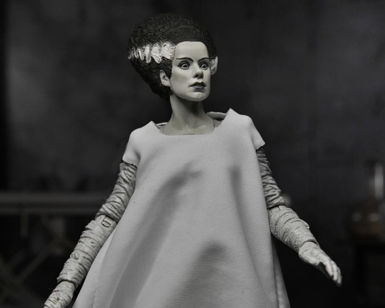 Neca Universal Monsters Action Figure Ultimate Bride of Frankenstein (Black & White) 18 cm Neca Universal Monsters Action Figure Ultimate Bride of Frankenstein (Black & White) 18 cm