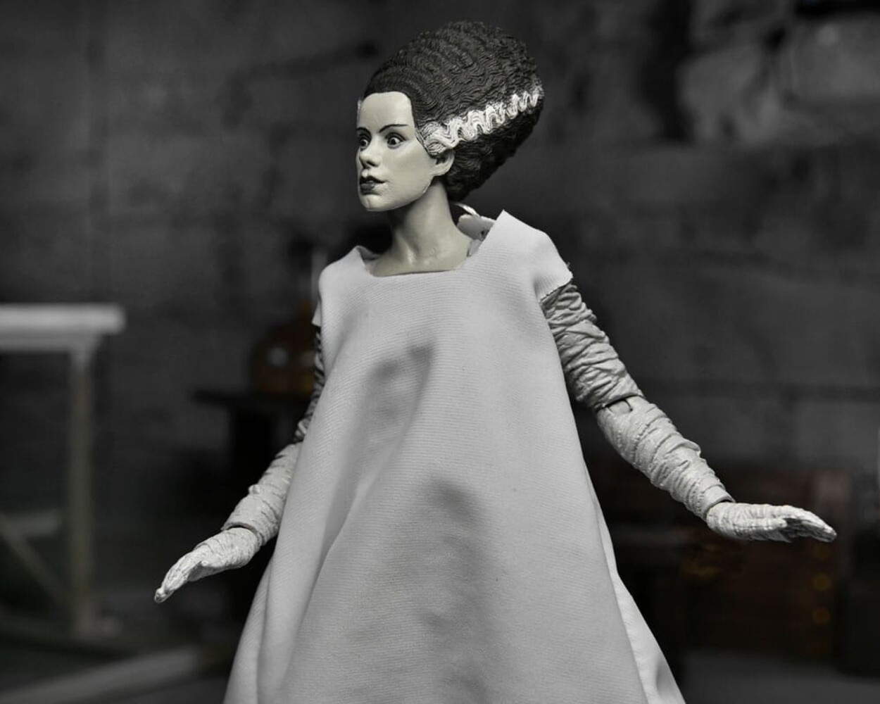 Neca Universal Monsters Action Figure Ultimate Bride of Frankenstein (Black & White) 18 cm Neca Universal Monsters Action Figure Ultimate Bride of Frankenstein (Black & White) 18 cm