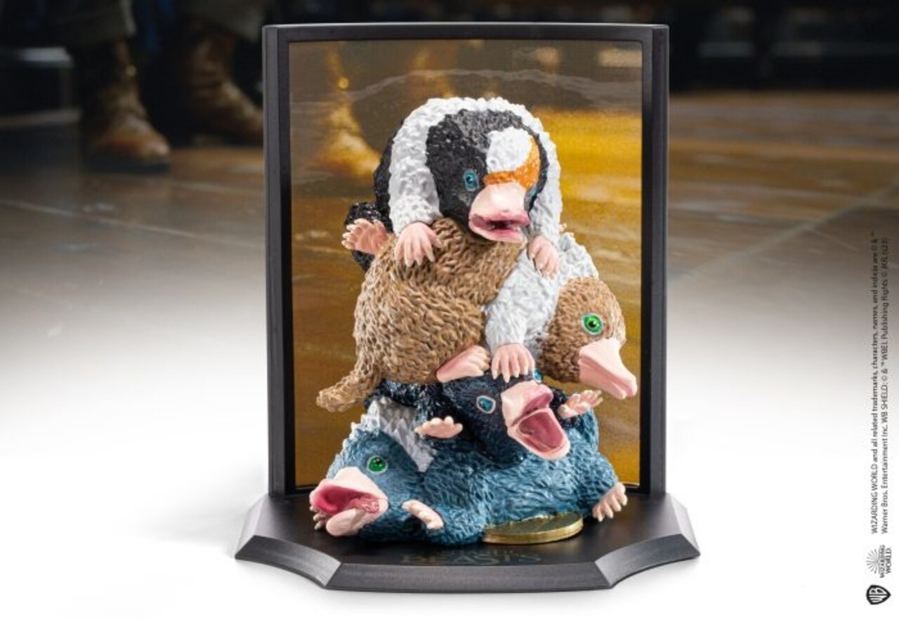 The Noble Collection Fantastic Beasts Toyllectible Treasure Statue Baby Nifflers 13 cm The Noble Collection Fantastic Beasts Toyllectible Treasure Statue Baby Nifflers 13 cm