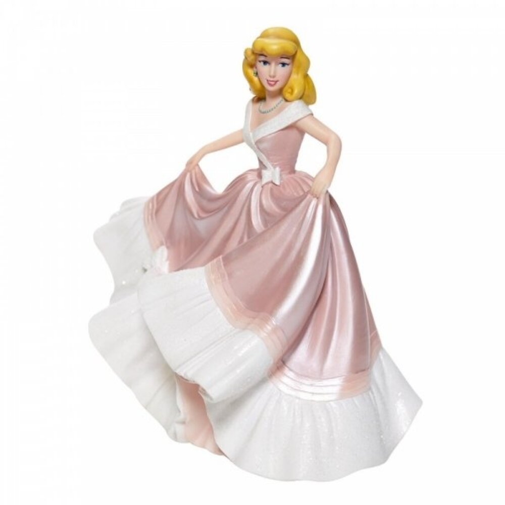 Disney Showcase Assepoester in Roze Jurk Couture de Force 20 cm Disney Showcase Assepoester in Roze Jurk Couture de Force 20 cm