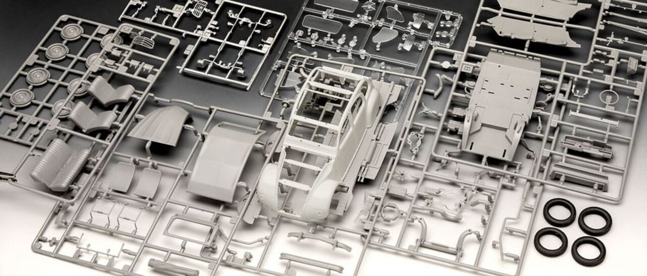 Revell James Bond Model Kit 1/24 Citroen 2 CV (For Your Eyes Only) Revell James Bond Model Kit 1/24 Citroen 2 CV (For Your Eyes Only)