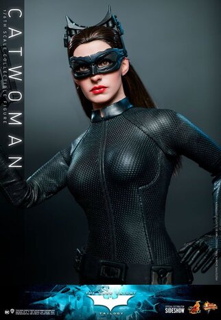 Hot Toys Batman: The Dark Knight Rises Action Figure 1/6 Catwoman 29 cm