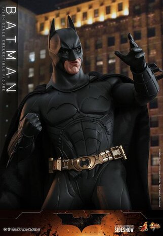Hot Toys Batman Begins Action Figure 1/6 Batman Exclusive 32 cm