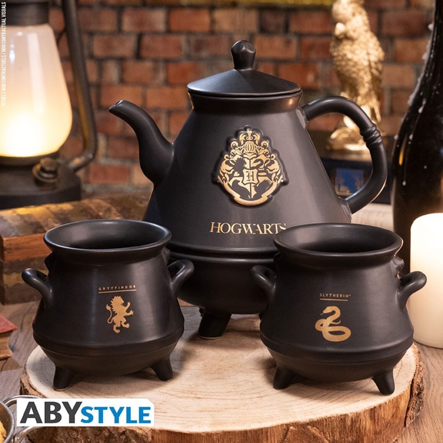 https://cdn.webshopapp.com/shops/343516/files/446173216/1500x1500x2/aby-style-harry-potter-teapot-2-cauldrons.jpg