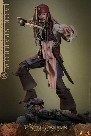 Hot Toys Pirates of the Caribbean: Dead Men Tell No Tales Action Figure 1/6 Jack Sparrow (Deluxe Version) 30 cm Hot Toys Pirates of the Caribbean: Dead Men Tell No Tales Action Figure 1/6 Jack Sparrow (Deluxe Version) 30 cm