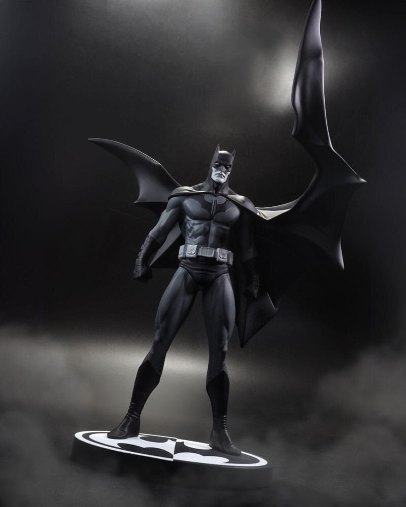 McFarlane Toys DC Direct Resin Statue Batman Black & White Batman (by Jorge Jimenez) 27 cm McFarlane Toys DC Direct Resin Statue Batman Black & White Batman (by Jorge Jimenez) 27 cm