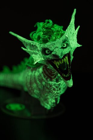 McFarlane Toys Dark Nights: Metal DC Multiverse Action Figure The Joker Dragon Glow in the Dark Edition (Gold Label) 25 cm McFarlane Toys Dark Nights: Metal DC Multiverse Action Figure The Joker Dragon Glow in the Dark Edition (Gold Label) 25 cm