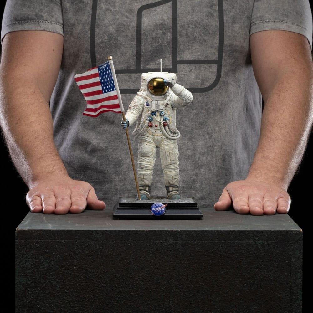 Iron Studios NASA Art Scale Statue 1/10 Apollo 11 Astronaut 23 cm Iron Studios NASA Art Scale Statue 1/10 Apollo 11 Astronaut 23 cm