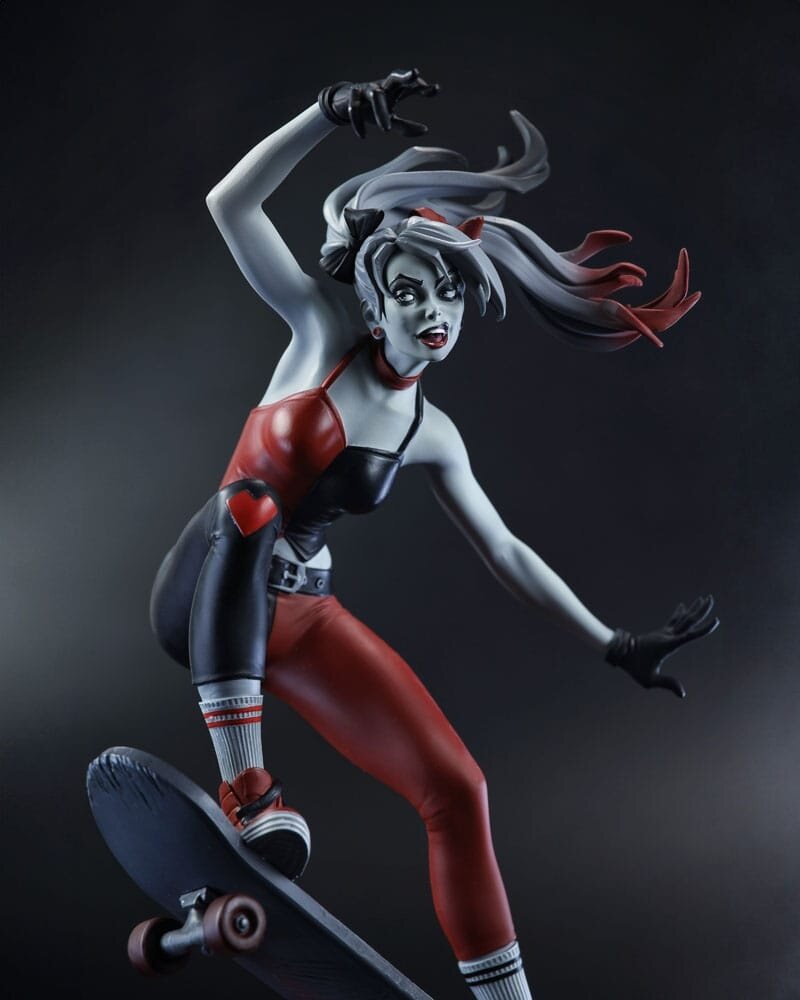 McFarlane Toys DC Direct Harley Quinn: Red, White & Black Statue 1/10 Harley Quinn by Ivan Tao 20 cm McFarlane Toys DC Direct Harley Quinn: Red, White & Black Statue 1/10 Harley Quinn by Ivan Tao 20 cm