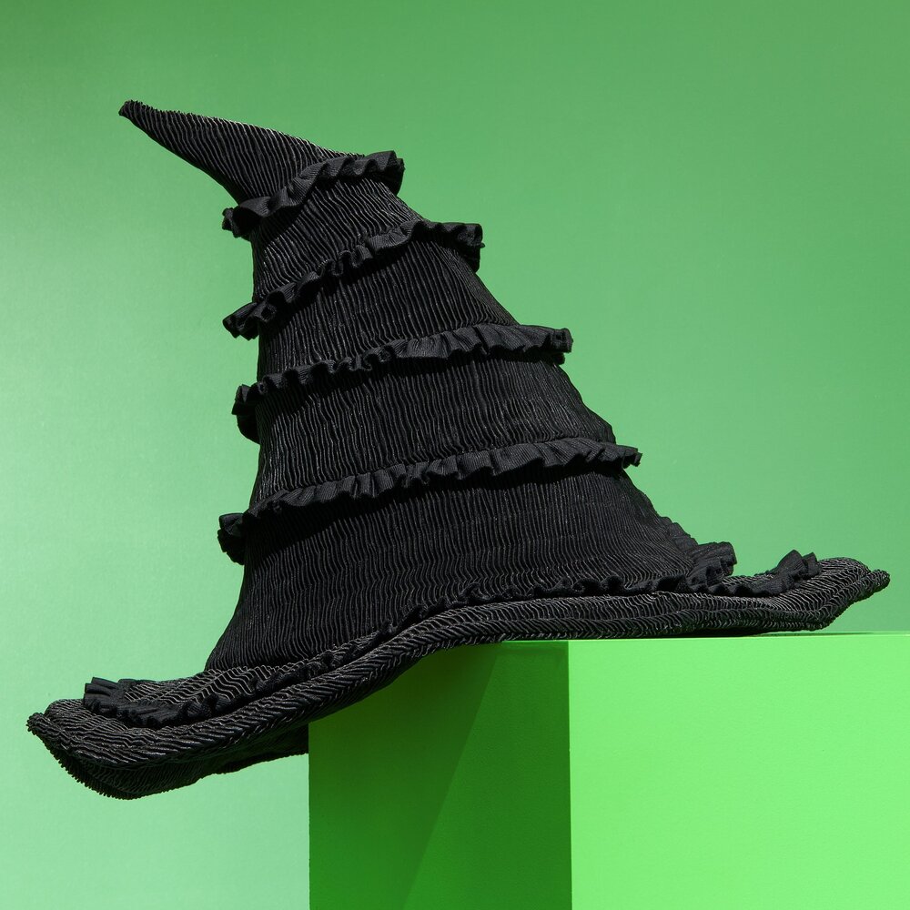 The Noble Collection Wicked Replica 1/1 Elphaba's Hat The Noble Collection Wicked Replica 1/1 Elphaba's Hat