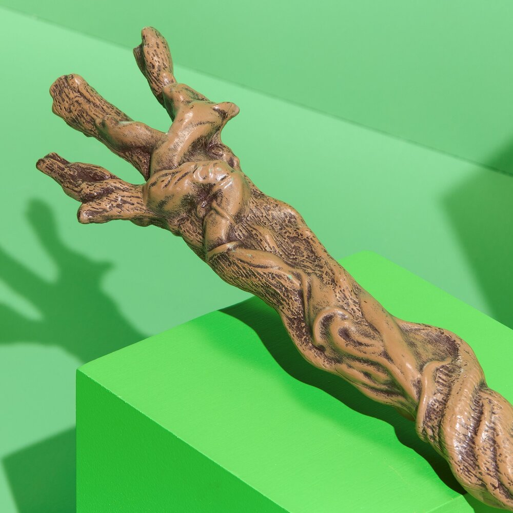 The Noble Collection Wicked Replica 1/1 Elphaba's Broom The Noble Collection Wicked Replica 1/1 Elphaba's Broom