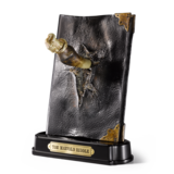 The Noble Collection Harry Potter Replica 1/1 Tom Riddle Diary and Basilisk Fang The Noble Collection Harry Potter Replica 1/1 Tom Riddle Diary and Basilisk Fang