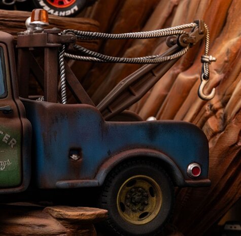 Iron Studios Pixars Cars Deluxe Art Scale Statue 1/10 Lightning McQueen & Tow Mater 31 cm Iron Studios Pixars Cars Deluxe Art Scale Statue 1/10 Lightning McQueen & Tow Mater 31 cm