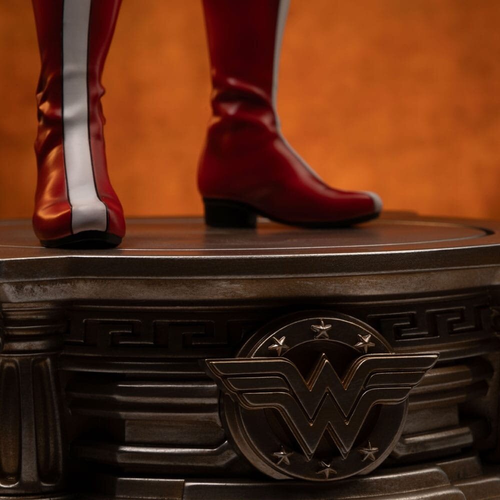 Iron Studios DC Comics Legacy Replica Statue 1/4 Wonder Woman 56 cm Iron Studios DC Comics Legacy Replica Statue 1/4 Wonder Woman 56 cm