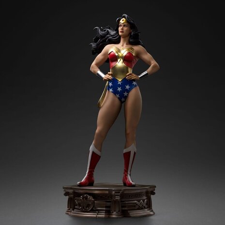 Iron Studios DC Comics Legacy Replica Statue 1/4 Wonder Woman 56 cm Iron Studios DC Comics Legacy Replica Statue 1/4 Wonder Woman 56 cm