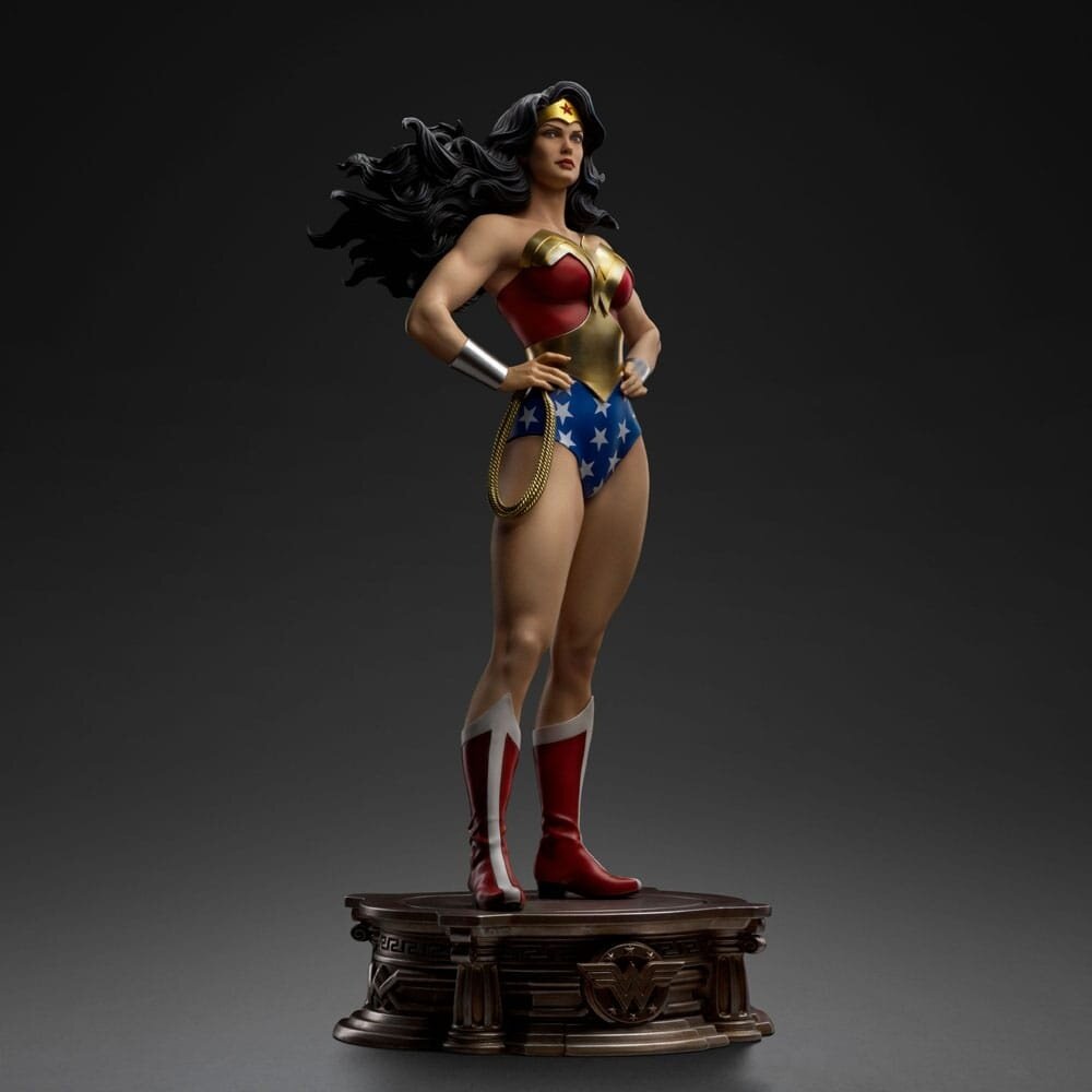 Iron Studios DC Comics Legacy Replica Statue 1/4 Wonder Woman 56 cm Iron Studios DC Comics Legacy Replica Statue 1/4 Wonder Woman 56 cm