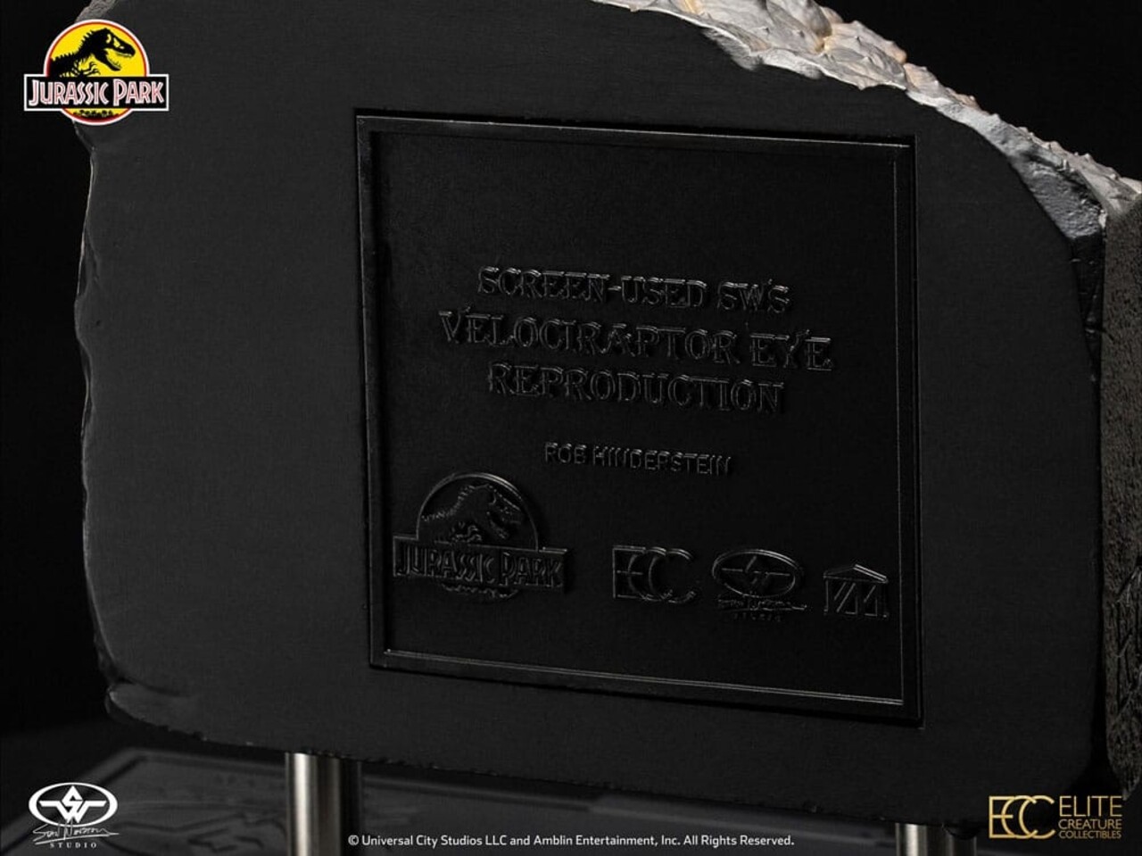 Elite Creature Collectibles Jurassic Park 1/1 Replica Bust Velociraptor Eye 23 cm Elite Creature Collectibles Jurassic Park 1/1 Replica Bust Velociraptor Eye 23 cm