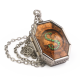 The Noble Collection Harry Potter Replica 1/1 Salazar Slytherin Locket The Noble Collection Harry Potter Replica 1/1 Salazar Slytherin Locket