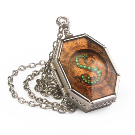 The Noble Collection Harry Potter Replica 1/1 Salazar Slytherin Locket The Noble Collection Harry Potter Replica 1/1 Salazar Slytherin Locket
