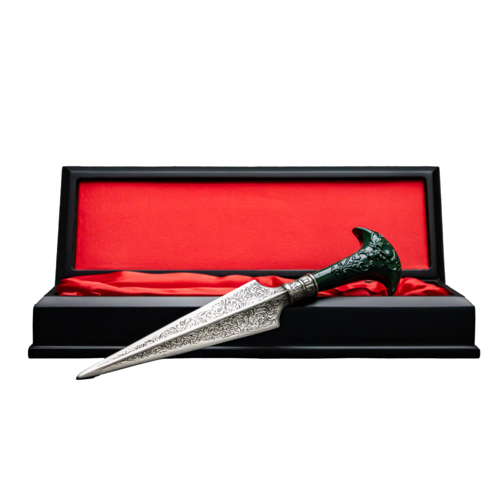 The Noble Collection Harry Potter Replica 1/1 Bellatrix Lestrange's Dagger 19 cm The Noble Collection Harry Potter Replica 1/1 Bellatrix Lestrange's Dagger 19 cm