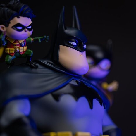 Iron Studios Batman Animated Icons PVC Figure Batman Family 18 cm
