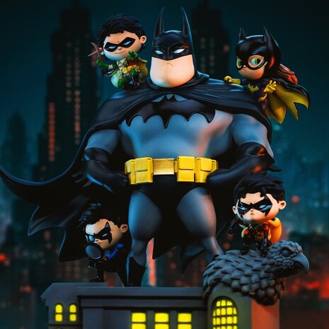 Iron Studios Batman Animated Icons PVC Figure Batman Family 18 cm