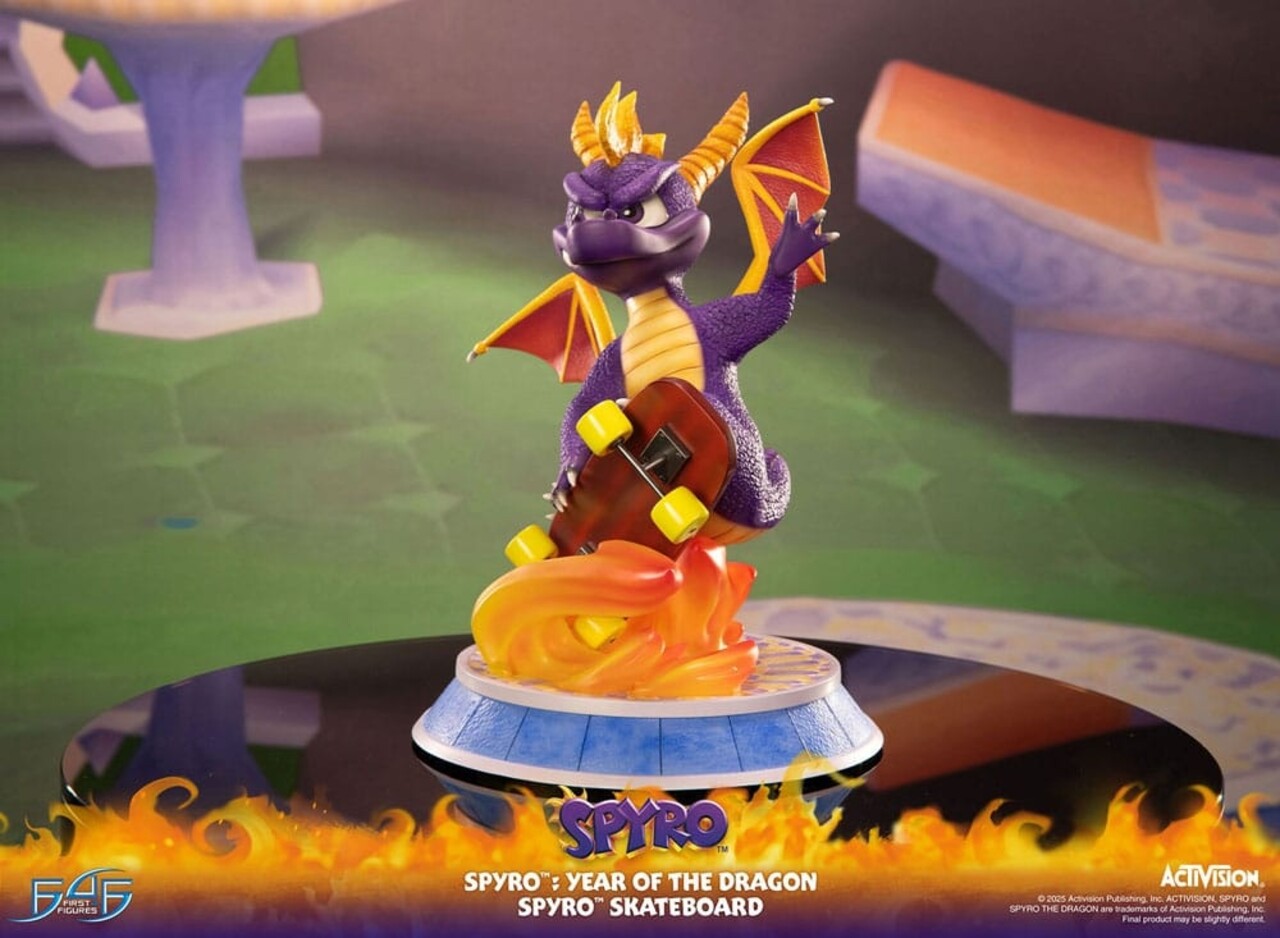 First 4 Figures Spyro : Year of the Dragon PVC Statue Spyro Skateboard 34 cm