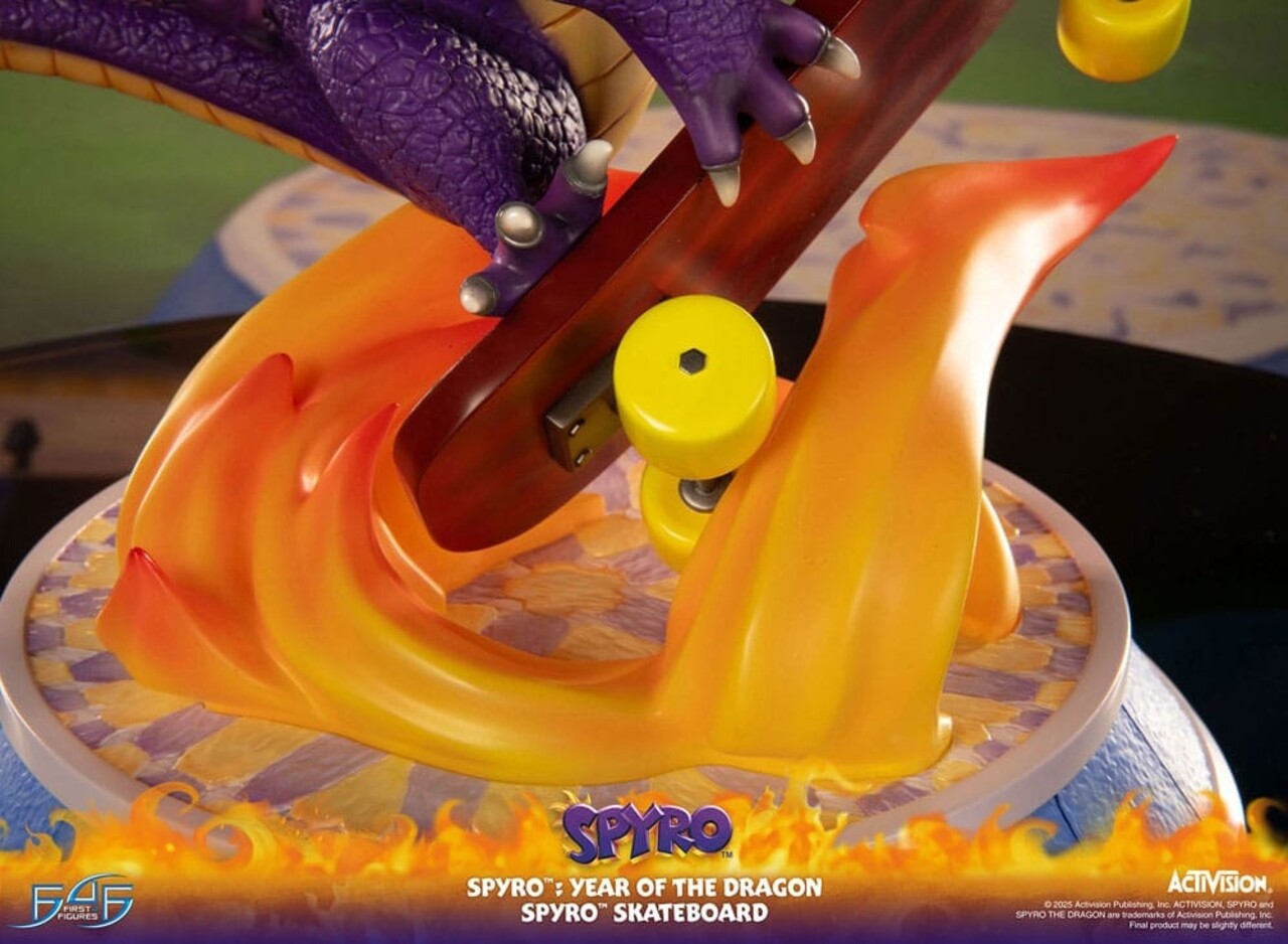 First 4 Figures Spyro : Year of the Dragon PVC Statue Spyro Skateboard 34 cm