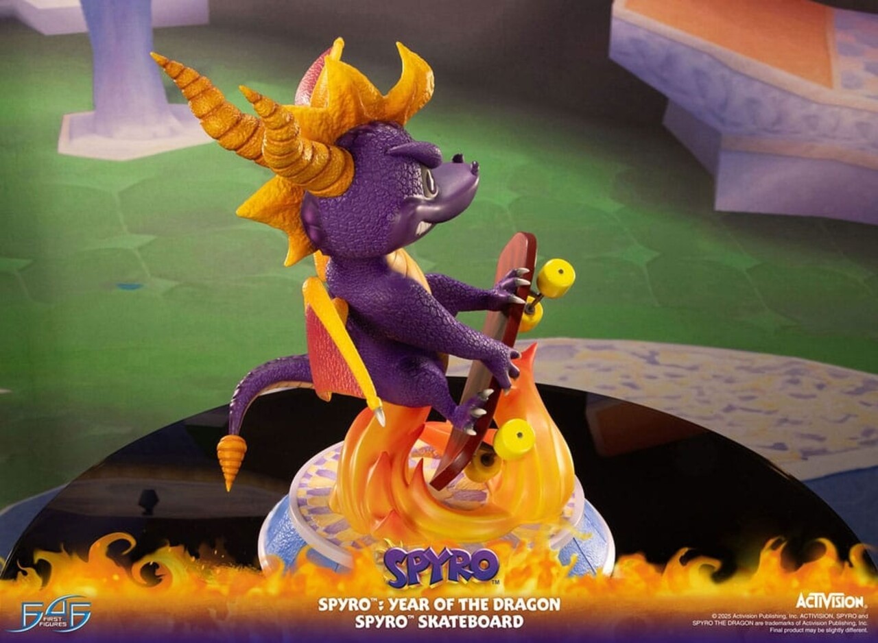 First 4 Figures Spyro : Year of the Dragon PVC Statue Spyro Skateboard 34 cm