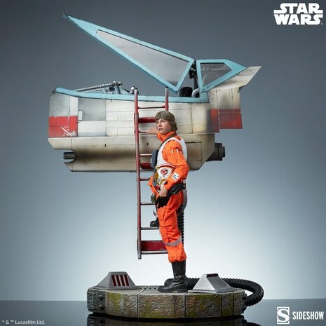 Sideshow Collectibles Star Wars Premium Format Statue Luke Skywalker & X-Wing: Red Five, Standing By 76 cm Sideshow Collectibles Star Wars Premium Format Statue Luke Skywalker & X-Wing: Red Five, Standing By 76 cm