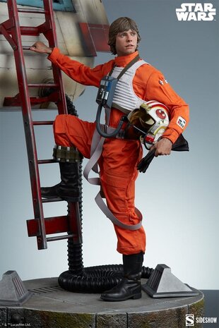 Sideshow Collectibles Star Wars Premium Format Statue Luke Skywalker & X-Wing: Red Five, Standing By 76 cm Sideshow Collectibles Star Wars Premium Format Statue Luke Skywalker & X-Wing: Red Five, Standing By 76 cm