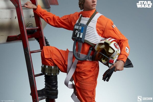 Sideshow Collectibles Star Wars Premium Format Statue Luke Skywalker & X-Wing: Red Five, Standing By 76 cm Sideshow Collectibles Star Wars Premium Format Statue Luke Skywalker & X-Wing: Red Five, Standing By 76 cm