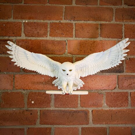 The Noble Collection Harry Potter Hedwig Owl Post Wall Decor 46 cm The Noble Collection Harry Potter Hedwig Owl Post Wall Decor 46 cm