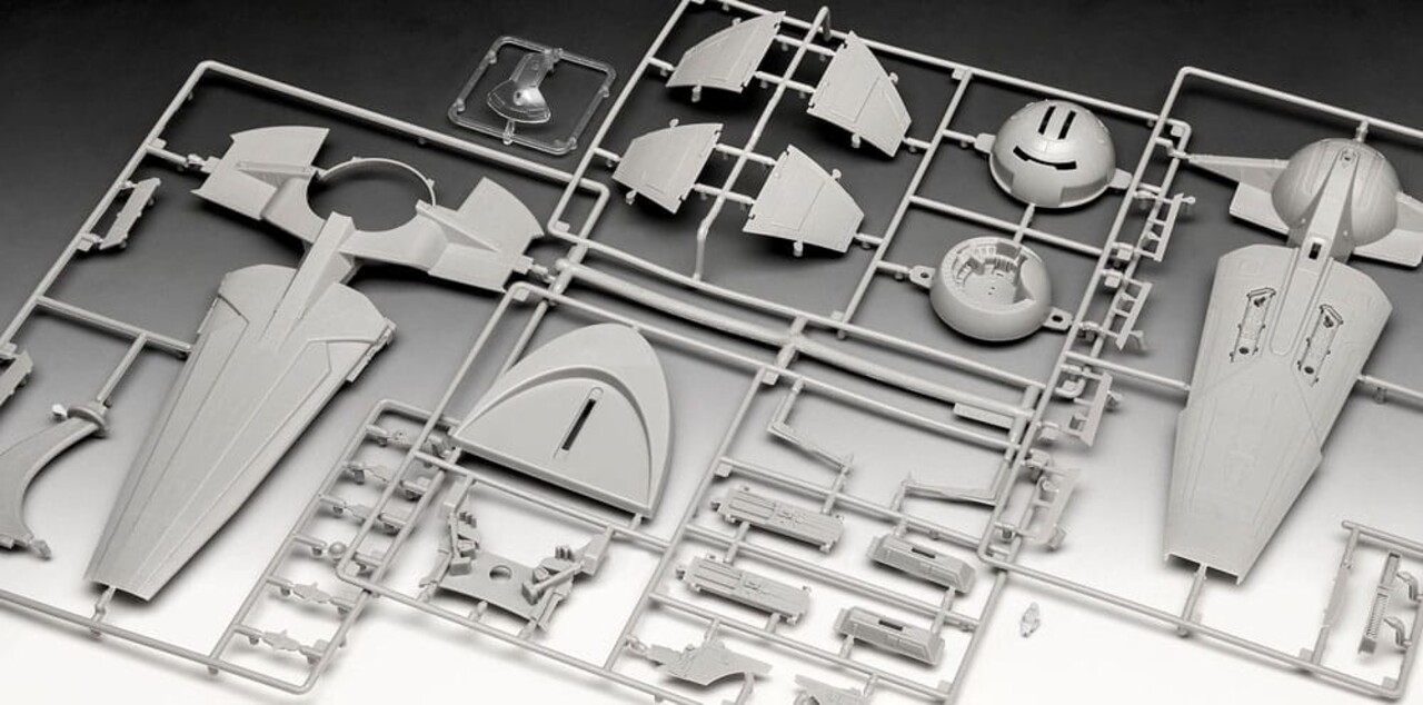 Revell Star Wars Episode I Model Kit 1/120 Darth Maul's Sith Infiltrator 22 cm Revell Star Wars Episode I Model Kit 1/120 Darth Maul's Sith Infiltrator 22 cm