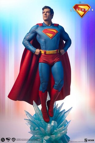 Sideshow Collectibles Superman (2025) Premium Format Statues Superman 61 cm & Krypto 23 cm