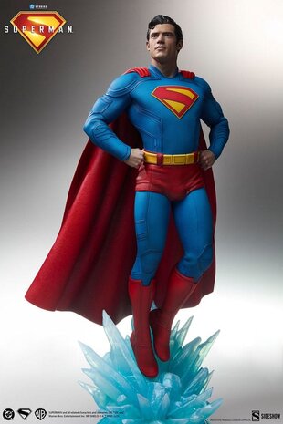 Sideshow Collectibles Superman (2025) Premium Format Statues Superman 61 cm & Krypto 23 cm