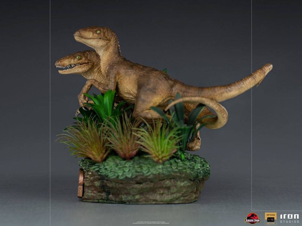 Iron Studios Jurassic Park Deluxe Art Scale Statue 1/10 Just The Two Raptors 20 cm
