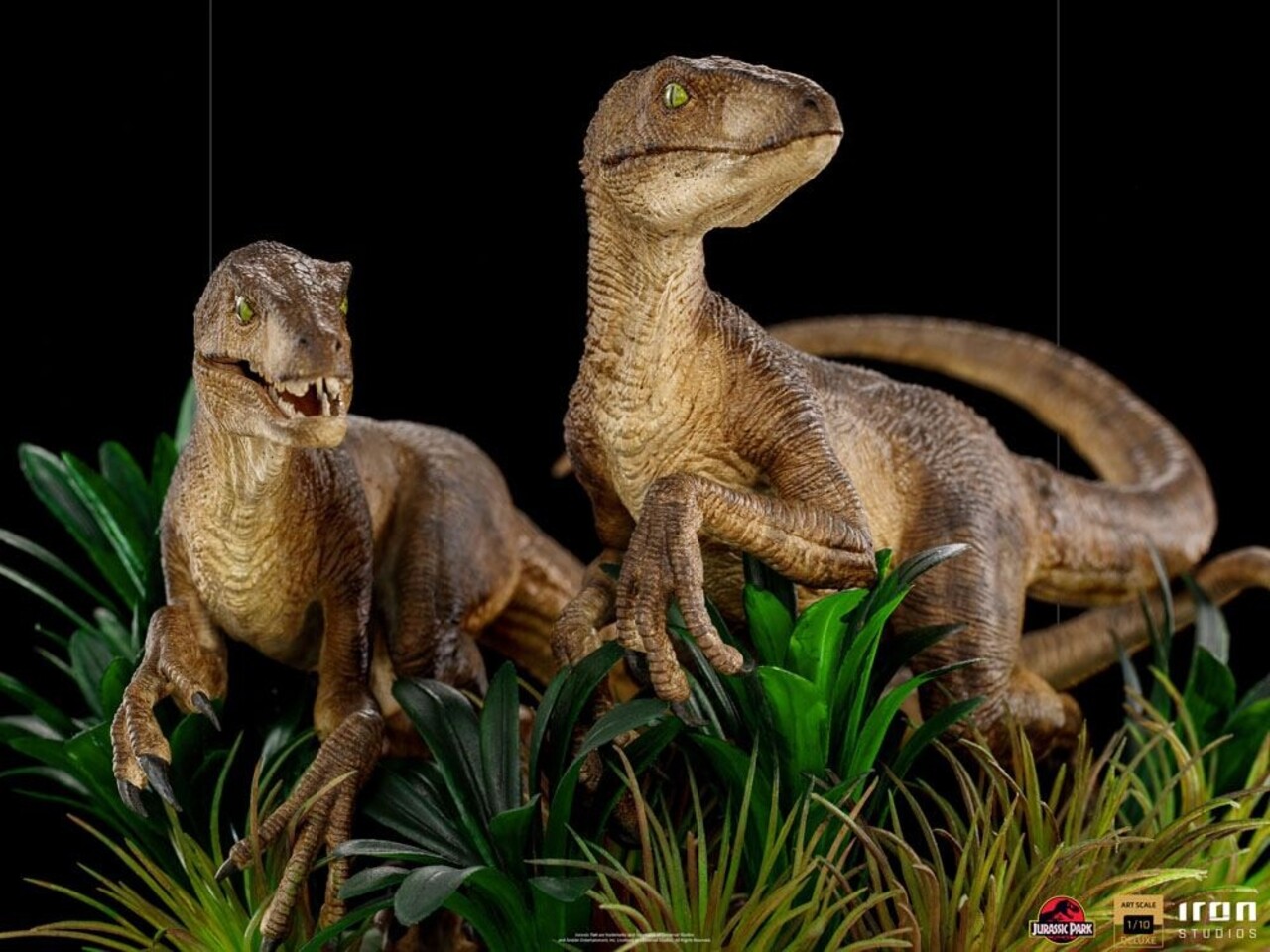 Iron Studios Jurassic Park Deluxe Art Scale Statue 1/10 Just The Two Raptors 20 cm Iron Studios Jurassic Park Deluxe Art Scale Statue 1/10 Just The Two Raptors 20 cm
