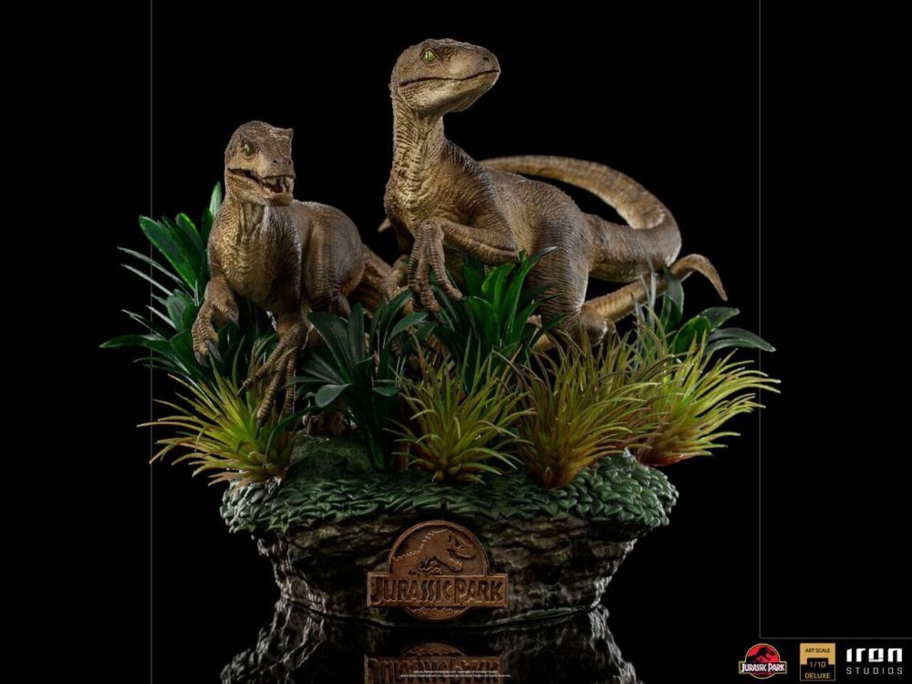 Iron Studios Jurassic Park Deluxe Art Scale Statue 1/10 Just The Two Raptors 20 cm Iron Studios Jurassic Park Deluxe Art Scale Statue 1/10 Just The Two Raptors 20 cm