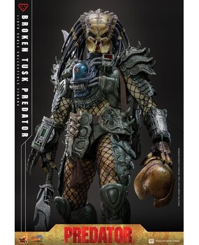 Hot Toys Alien vs. Predator Action Figure 1/6 Broken Tusk Predator 35 cm Hot Toys Alien vs. Predator Action Figure 1/6 Broken Tusk Predator 35 cm