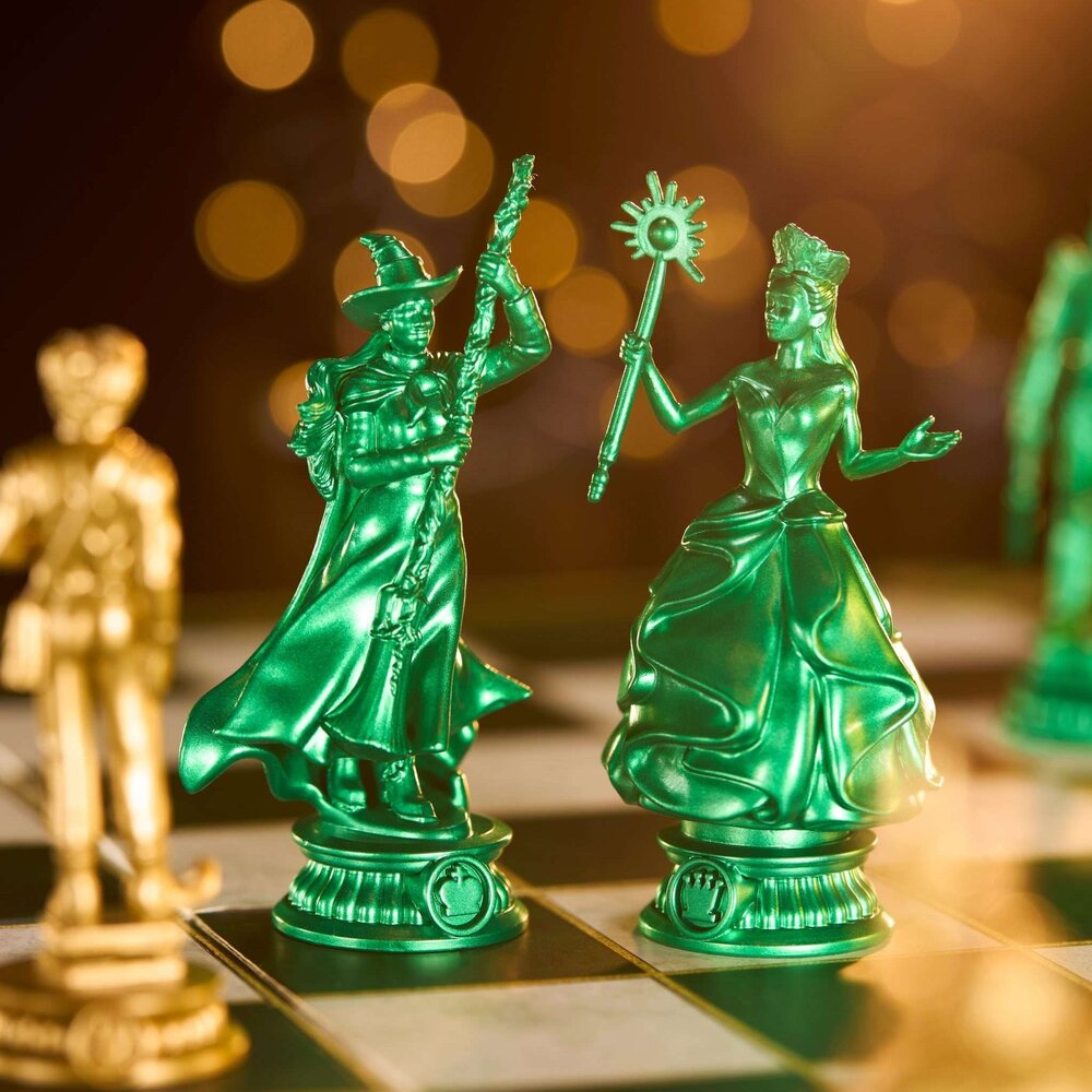 The Noble Collection Wicked Shiz vs. Emerald City Chess Set The Noble Collection Wicked Shiz vs. Emerald City Chess Set